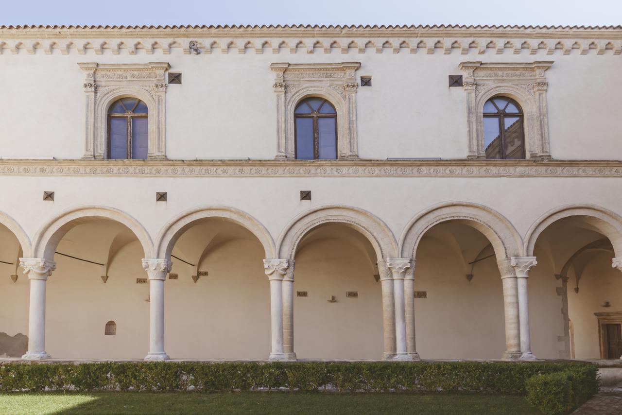 Foresteria Dell'Abbazia Montescaglioso Exteriör bild